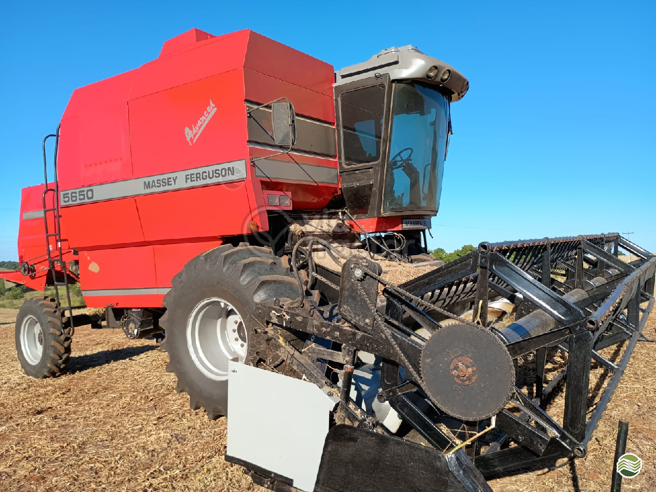 COLHEITADEIRA MASSEY FERGUSON MF 5650 Via Tractor ERECHIM RIO GRANDE DO SUL RS